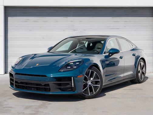 2025 Porsche Panamera 