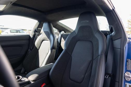 2025 Porsche 911 Carrera 4 GTS