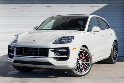 2025 Porsche Cayenne GTS