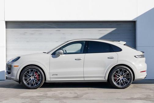 2025 Porsche Cayenne GTS
