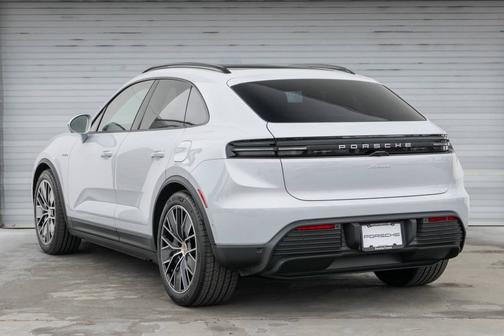 2025 Porsche Macan 