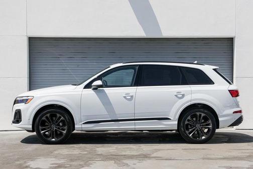 2025 Audi Q7 55 Premium Plus