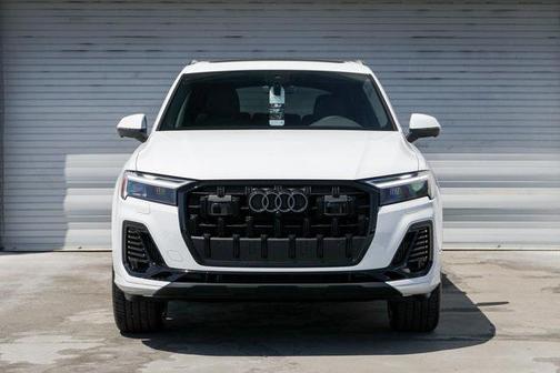 2025 Audi Q7 55 Premium Plus