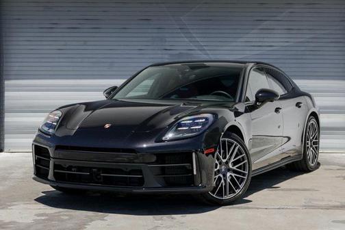 2024 Porsche Panamera 4