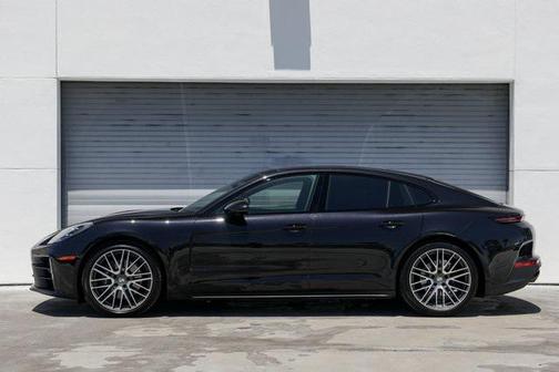 2024 Porsche Panamera 4