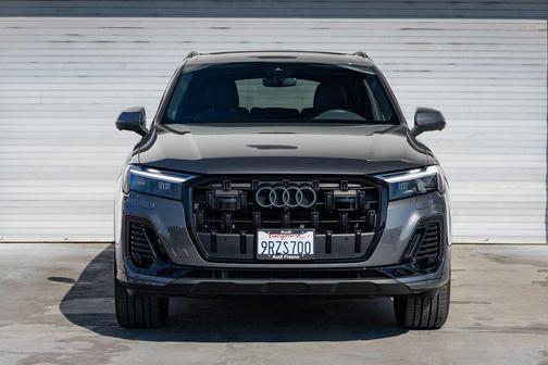 2025 Audi Q7 45 Premium Plus