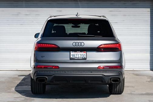 2025 Audi Q7 45 Premium Plus