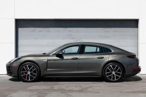 2025 Porsche Panamera 4S