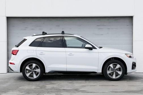 2024 Audi Q5 40 Premium Plus
