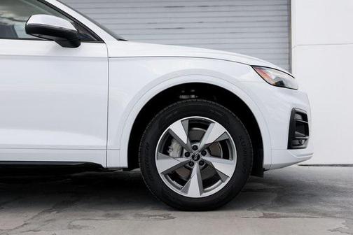 2024 Audi Q5 40 Premium Plus