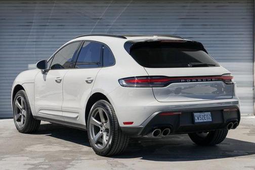2025 Porsche Macan T
