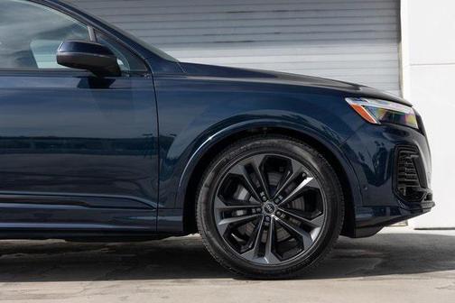 2025 Audi Q7 55 Prestige