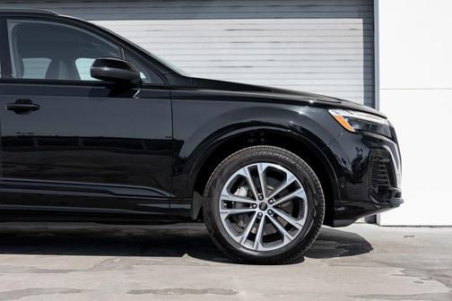 2025 Audi Q7 45 Premium