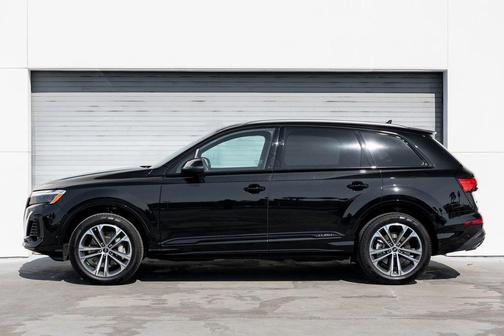 2025 Audi Q7 45 Premium