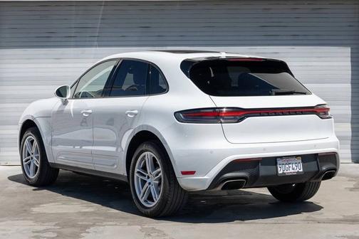 Carrara White Metallic 2023 Porsche Macan