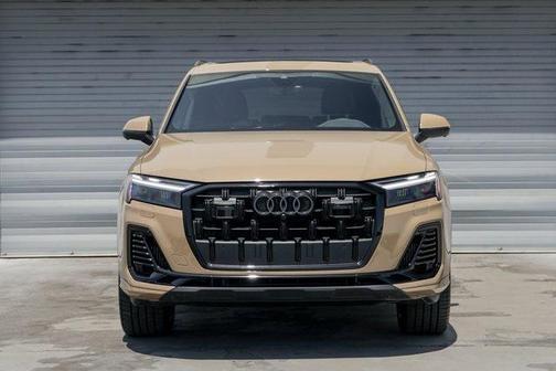 2025 Audi Q7 55 Premium Plus