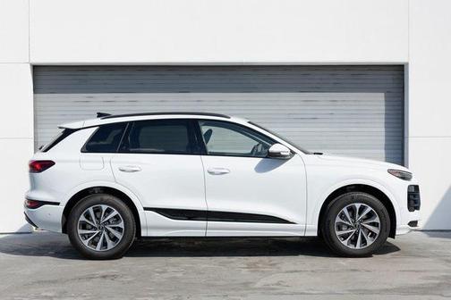 2025 Audi Q6 e-tron Premium Plus quattro