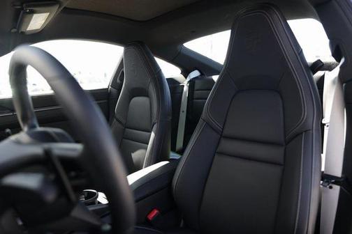 2025 Porsche 911 Carrera