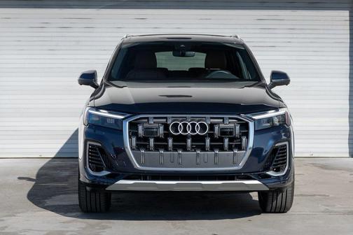 2025 Audi Q7 55 Premium