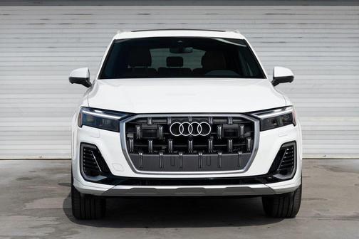 2025 Audi Q7 55 Premium