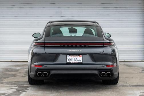 2024 Porsche Panamera 4