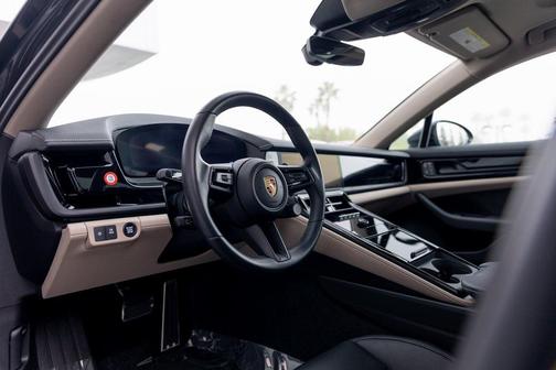 2024 Porsche Panamera 4