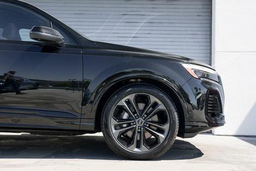 2025 Audi Q7 55 Prestige