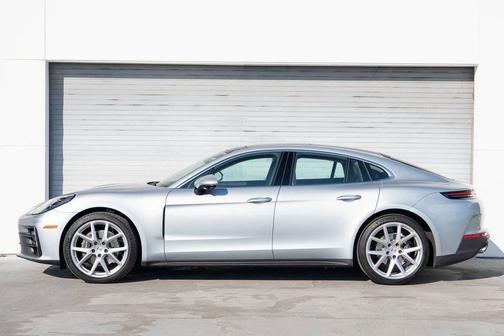 Dolomite Silver Metallic 2025 Porsche Panamera