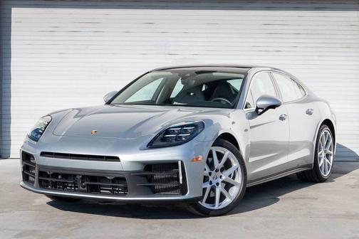 Dolomite Silver Metallic 2025 Porsche Panamera