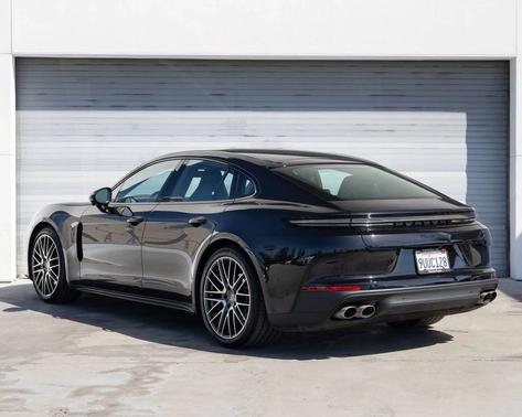 2025 Porsche Panamera 