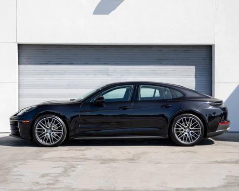 2025 Porsche Panamera 