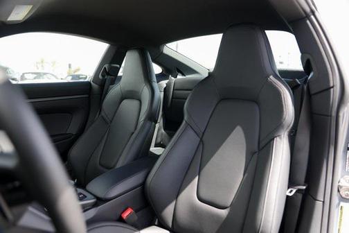 2025 Porsche 911 Carrera