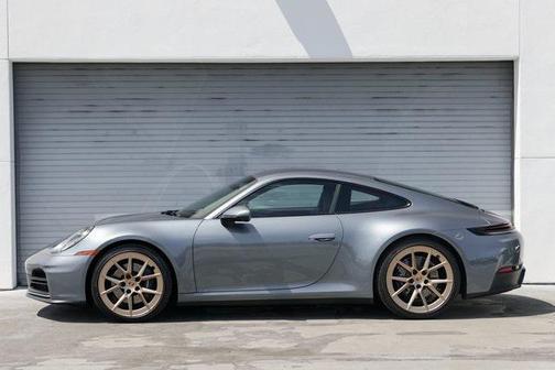 2025 Porsche 911 Carrera