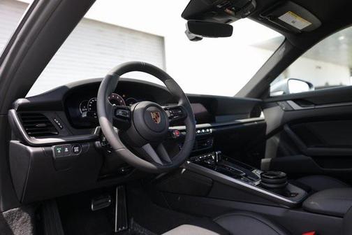 2025 Porsche 911 Carrera