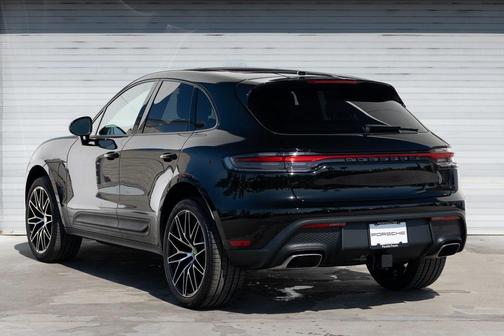 2026 Porsche Macan 