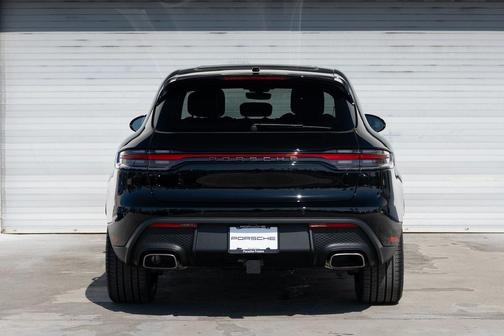 2026 Porsche Macan 