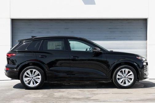 2025 Audi Q6 e-tron Premium Plus