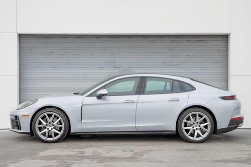 2024 Porsche Panamera 