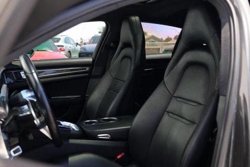 2018 Porsche Panamera 4S