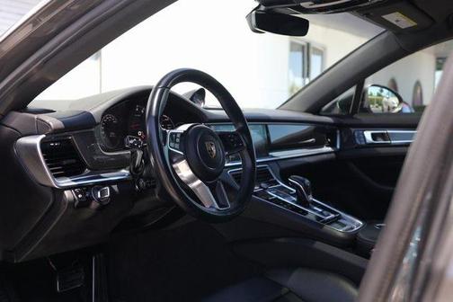 2018 Porsche Panamera 4S