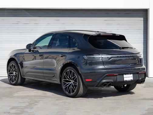 2022 Porsche Macan 