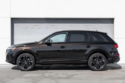 2025 Audi Q7 55 Premium Plus