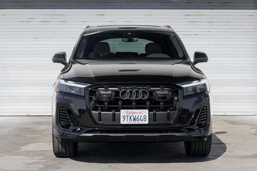 2025 Audi Q7 55 Premium Plus