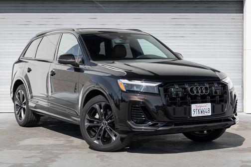 2025 Audi Q7 55 Premium Plus