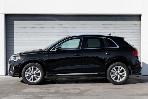 2024 Audi Q3 Premium 45 TFSI S line quattro Tiptronic