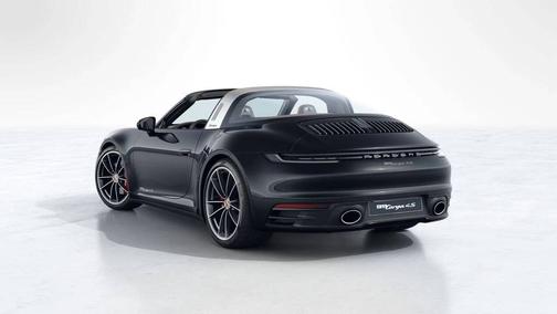 Jet Black Metallic 2024 Porsche 911