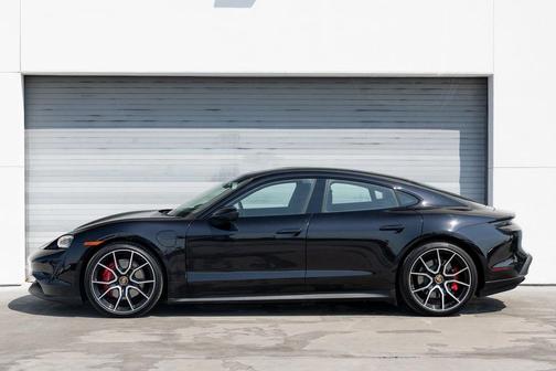 2024 Porsche Taycan 