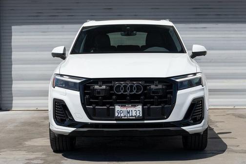 2025 Audi Q7 45 Premium Plus