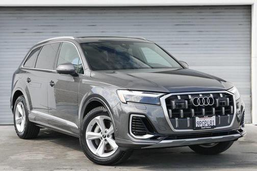 2025 Audi Q7 55 Premium