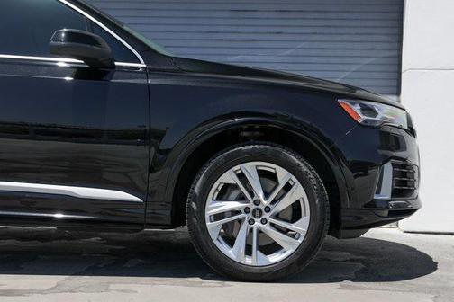 2022 Audi Q7 55 Premium Plus